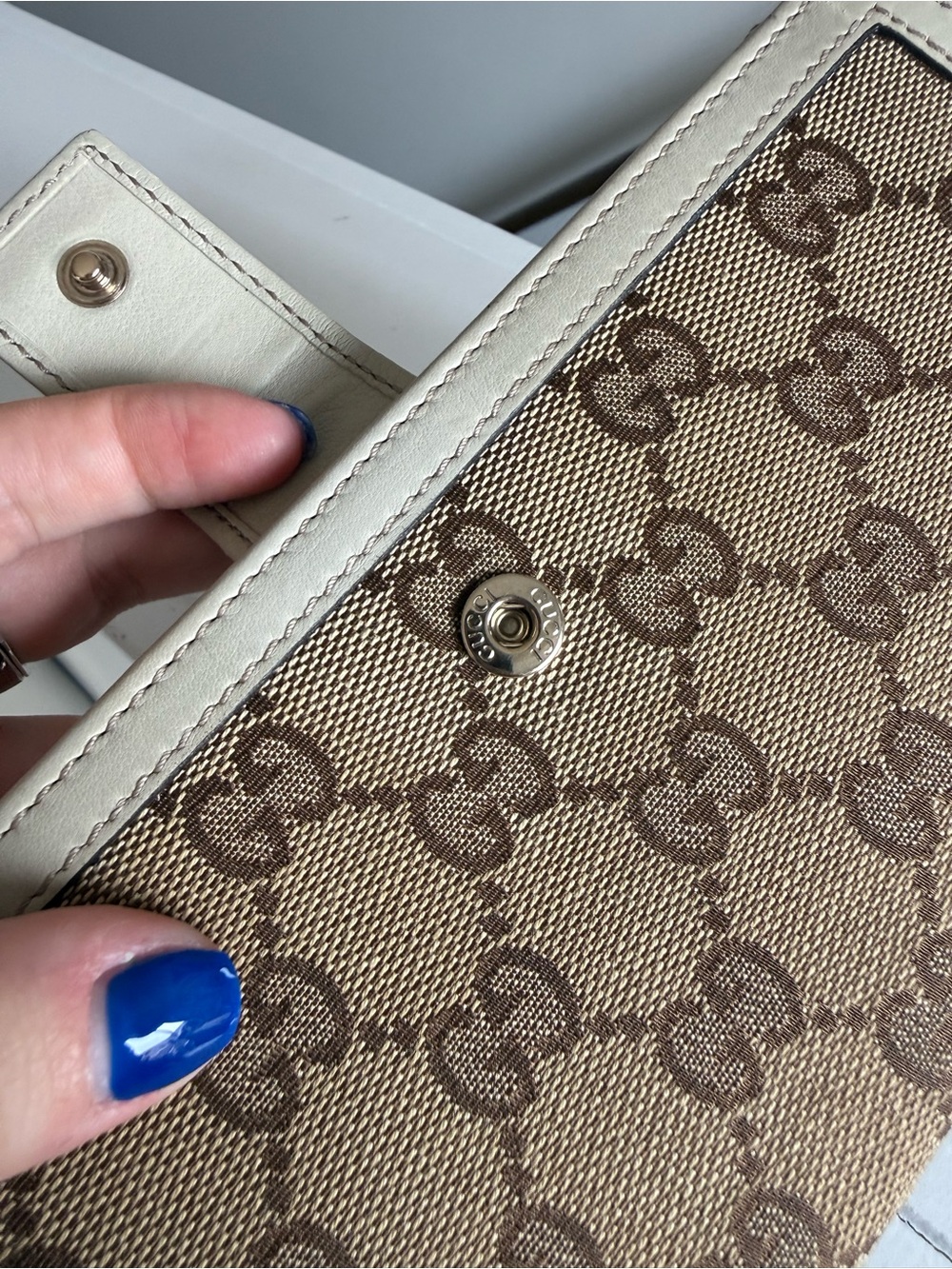 Gucci Beige GG Canvas Continental Wallet with Cream Trim and Gold Logo - Picture 12 of 13
